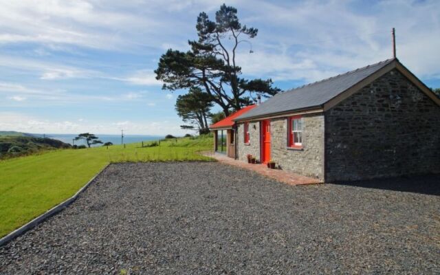 Holiday Home Cae Cwpwl
