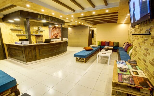 Petra Capsule Hostel
