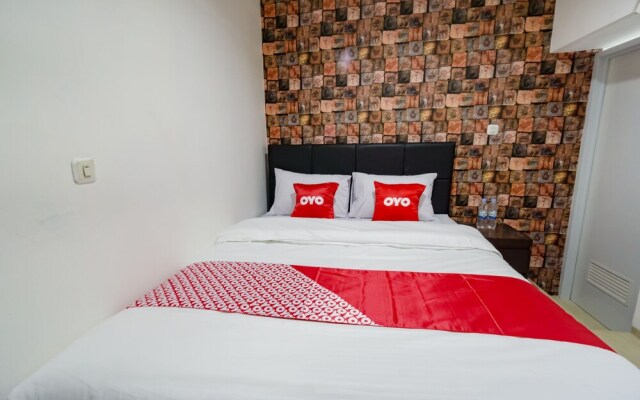 Residence Stasiun Tebet Syariah by OYO Rooms