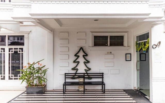 New Residence Mojopahit by RedDoorz