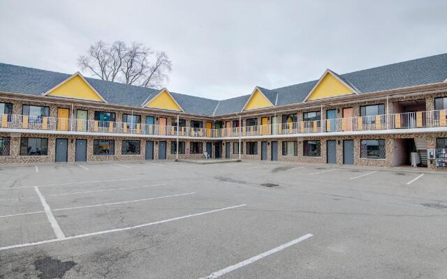 Falls Inn Near Casino Niagara By OYO