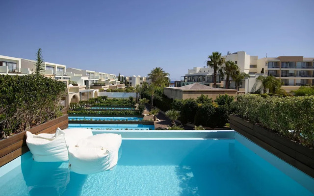 The Ixian Grand & All Suites Hotel