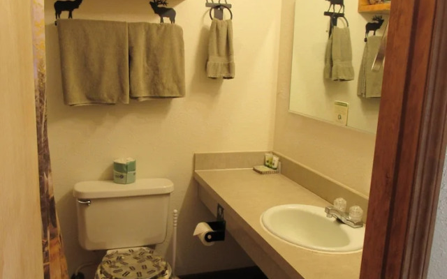 The Woodsman Country Lodge