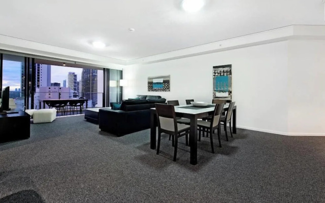 3BRM Broadbeach Skyline Nook