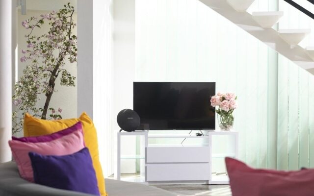 Villa La Sirena 2 Minutes From Beach 3 Bedroom Villa by RedAwning