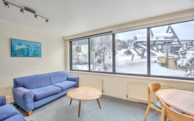 Snow Ski Apartments 06