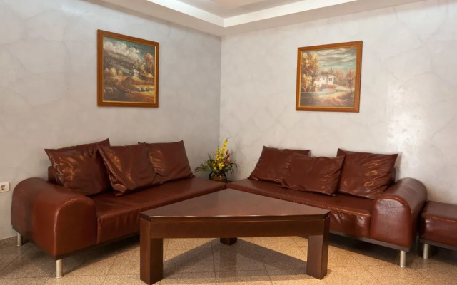 Central Plaza Studio