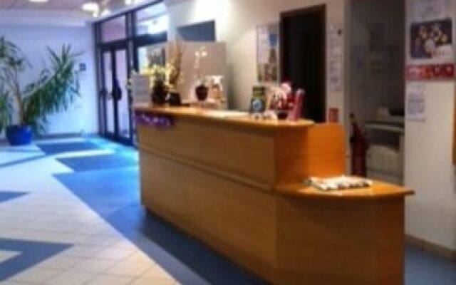 Отель Kyriad Direct Montauban Centre