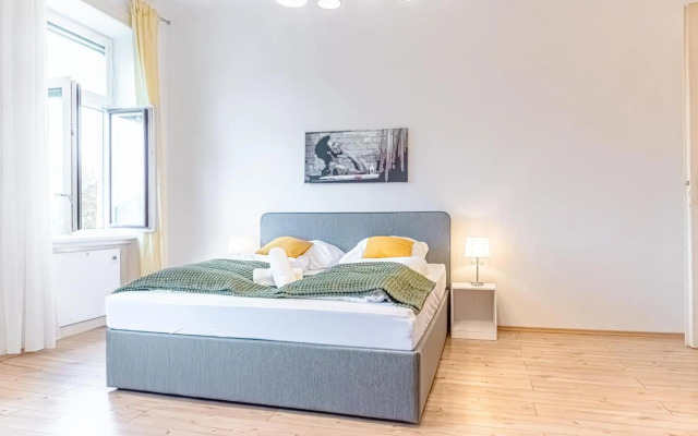attractive 2BR Apt. Near AKH- Ideal for Longstays