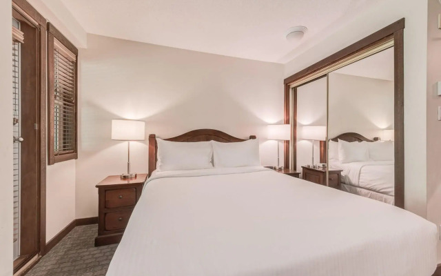 Blackcomb Springs Suites by CLIQUE