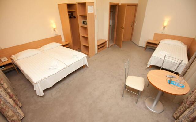 Toss Hotel