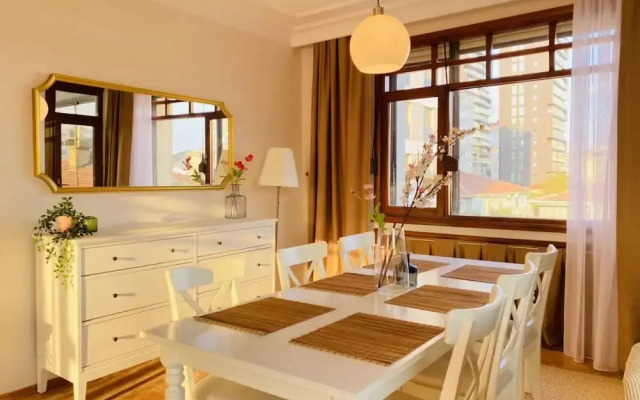 MISSAFIR Spacious Duplex Flat near Bagdat Street