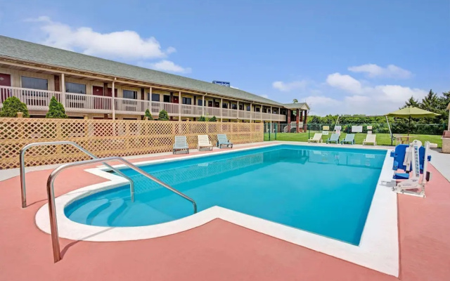 Days Inn Sellersburg Louisville