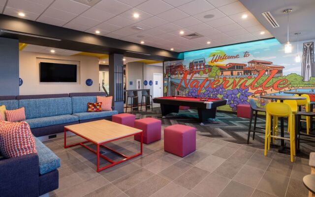 Tru by Hilton Naperville Chicago