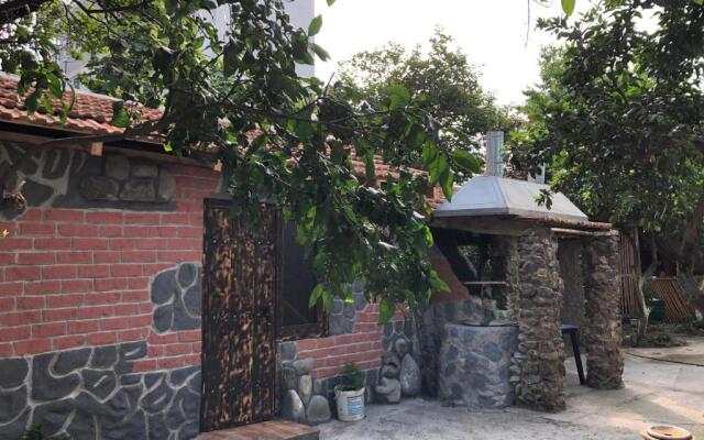 Mzeos House