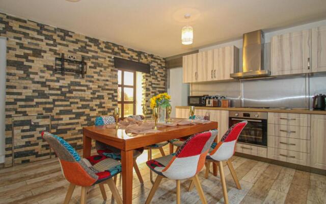 Deluxe Apartment