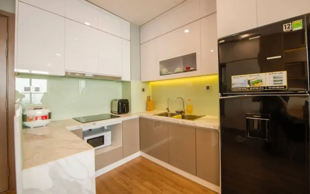 Hi.Home Apartment at Vinhomes Metropolis
