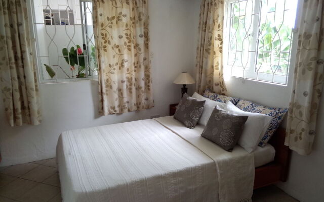 CHEZ LORNA 3 nights or plus
