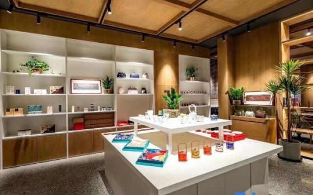 TRUE GO HOTEL（Xilin Hot  Beizi Temple）