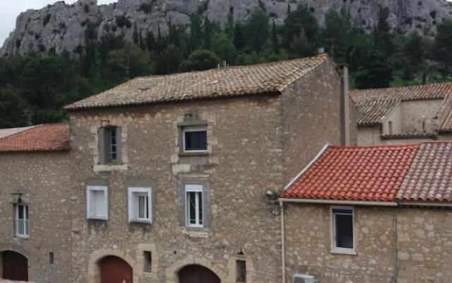 Le Patio Des Cigales