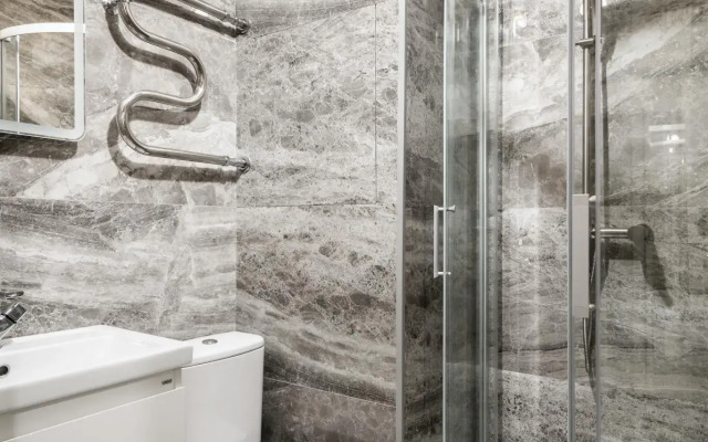 UNO (УНО) на улице Короленко