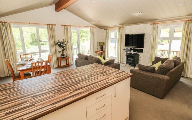 Oak Lodge
