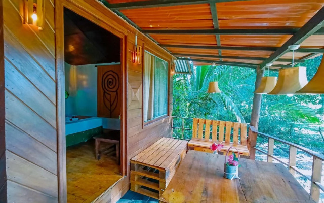 Lake View Tree House