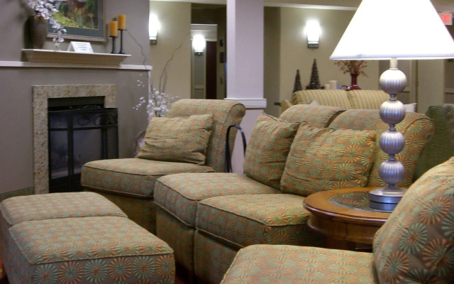 Holiday Inn Express & Suites Bradley Airport by IHG