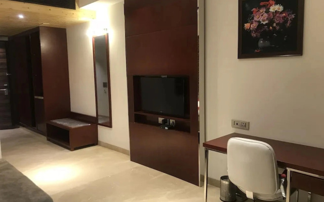 C Pearls Hotel  Banque by OYO Rooms