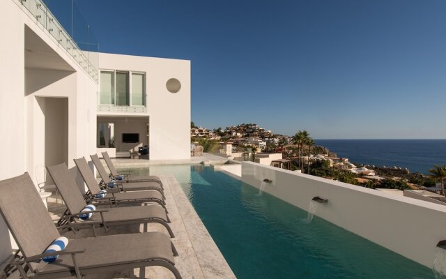 Modern 4 Bedroom Pedregal Villa Reduced Nightly Rate for 4+ Nights at Villa Besame