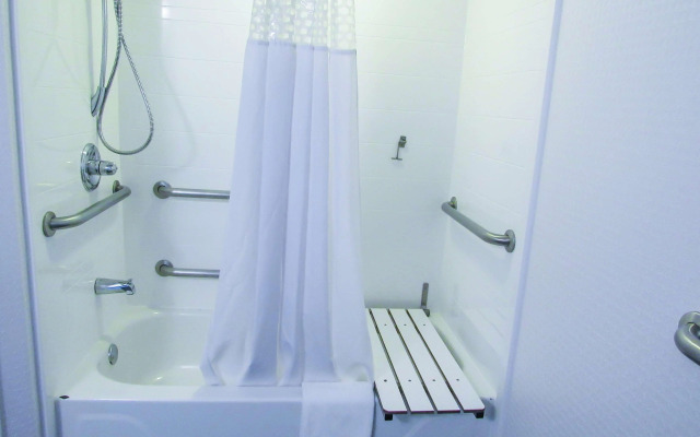 Hampton Inn & Suites Newtown