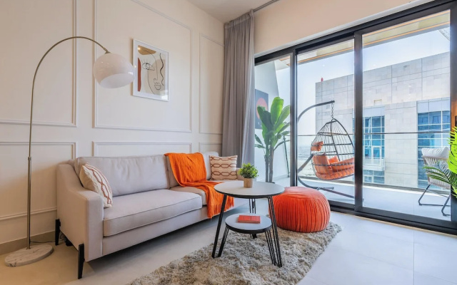 Jaw-Dropping Canal Views From This Stylish Condo