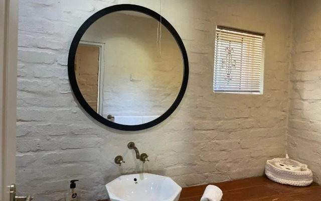 Hartland Garden Suite