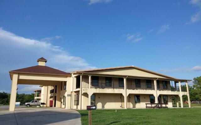 Country Regency Inn & Suites