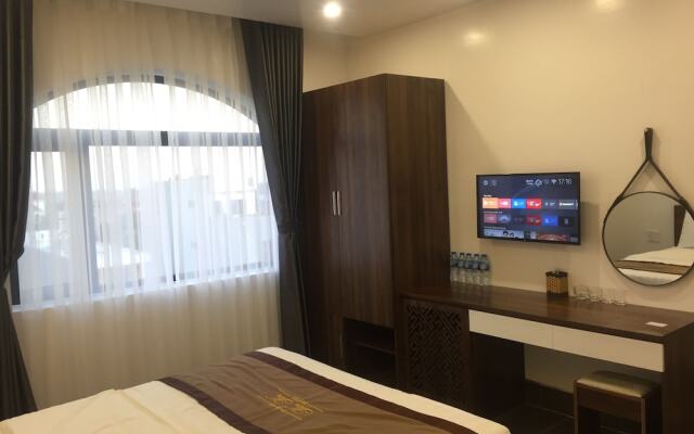 Win Win Hotel