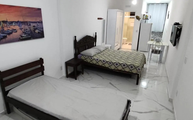 Quitinete no Centro a Poucos Passos da Praia