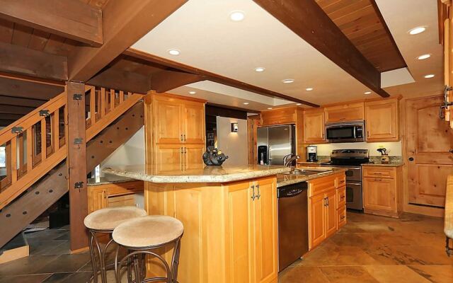 Bear Tree Hideaway 1510 by RedAwning