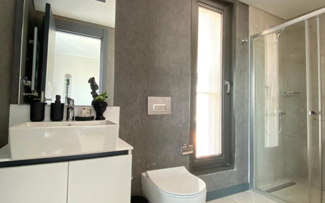 Luxury Duplex with Terrace Apartment by Siena Suites