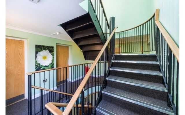 1 Bedroom in Kew Gardens - Clarendon House