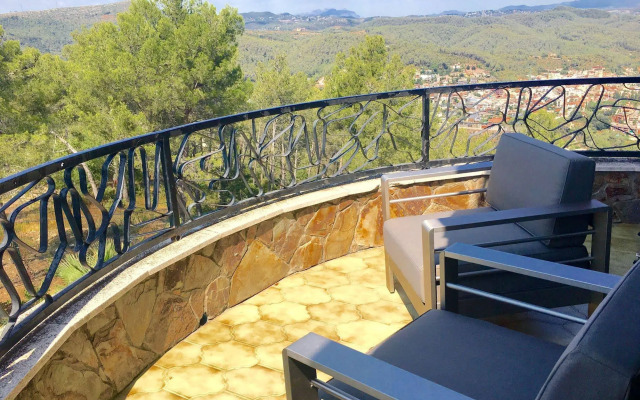 Отель El Petit Mirador