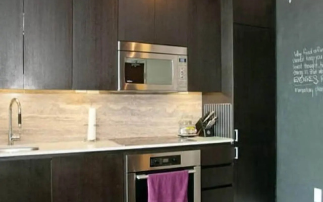 NGE Stays - Downtown Suite Lake View