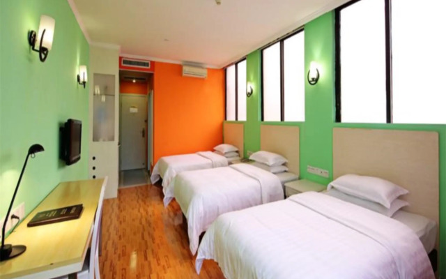 LN White House Hotel