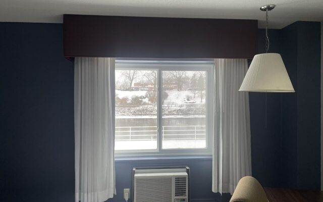 Manistee Inn & Marina