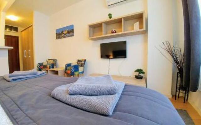 A Blok-Apartment The One