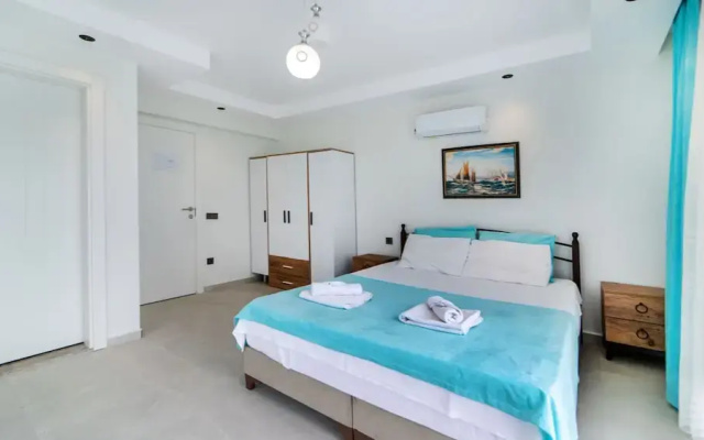 Huge Triplex Villa w Pool and Garden in Fethiye