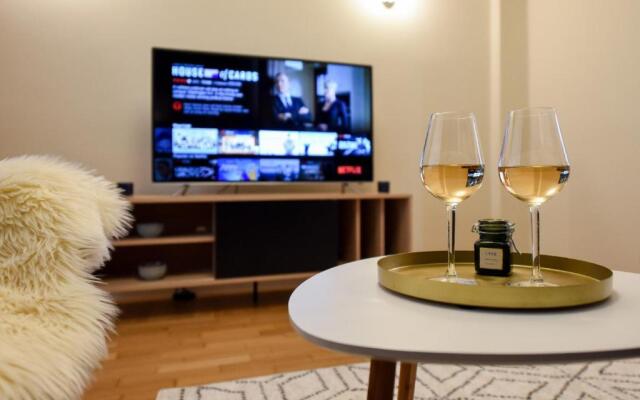THE DREAM Apartment - Near Radisson Hotel