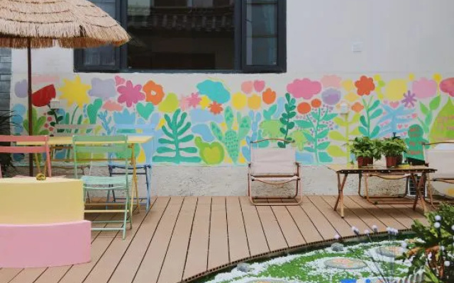Bairi Mengxiang Jia Art Themed Homestay – Outside – Dali