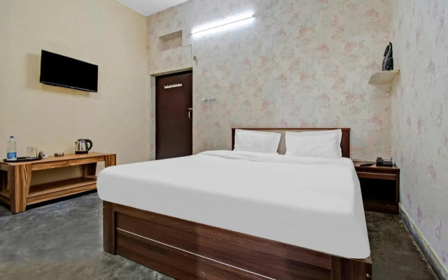 OYO Flagship 70280 Hotel Raj Baag