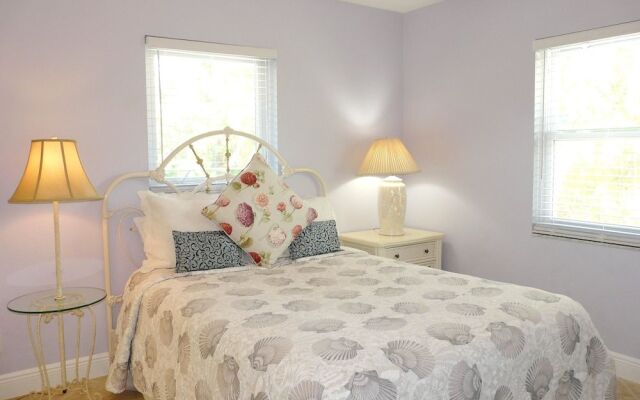 Centrally Located Pet-friendly Home With spa and Pool