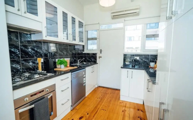 High Tide on Augusta-Netflix, wifi and chill...